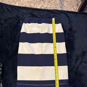 Jennifer Lopez Navy & White Stretch Knit Pencil Skirt Size Small Modest